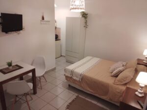 H1-cama-ropero-kitchenette-