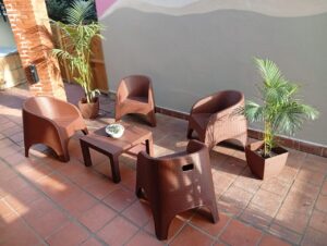 Portada.-Patio-sillones